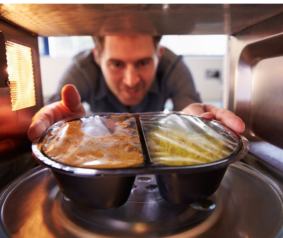 Sette cose da non mettere nel microonde!