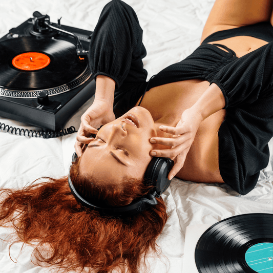 Musica in Streaming vs Vinile: Esperienza, Qualità e Tendenza di Mercato