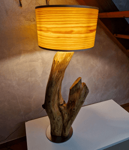Lampade in Legno Artigianali: Un'arte che Affonda le Radici nella Tradizione