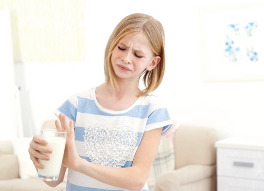 Latte ritirato per corpi estranei: come accorgersi di latte alterato o contaminato