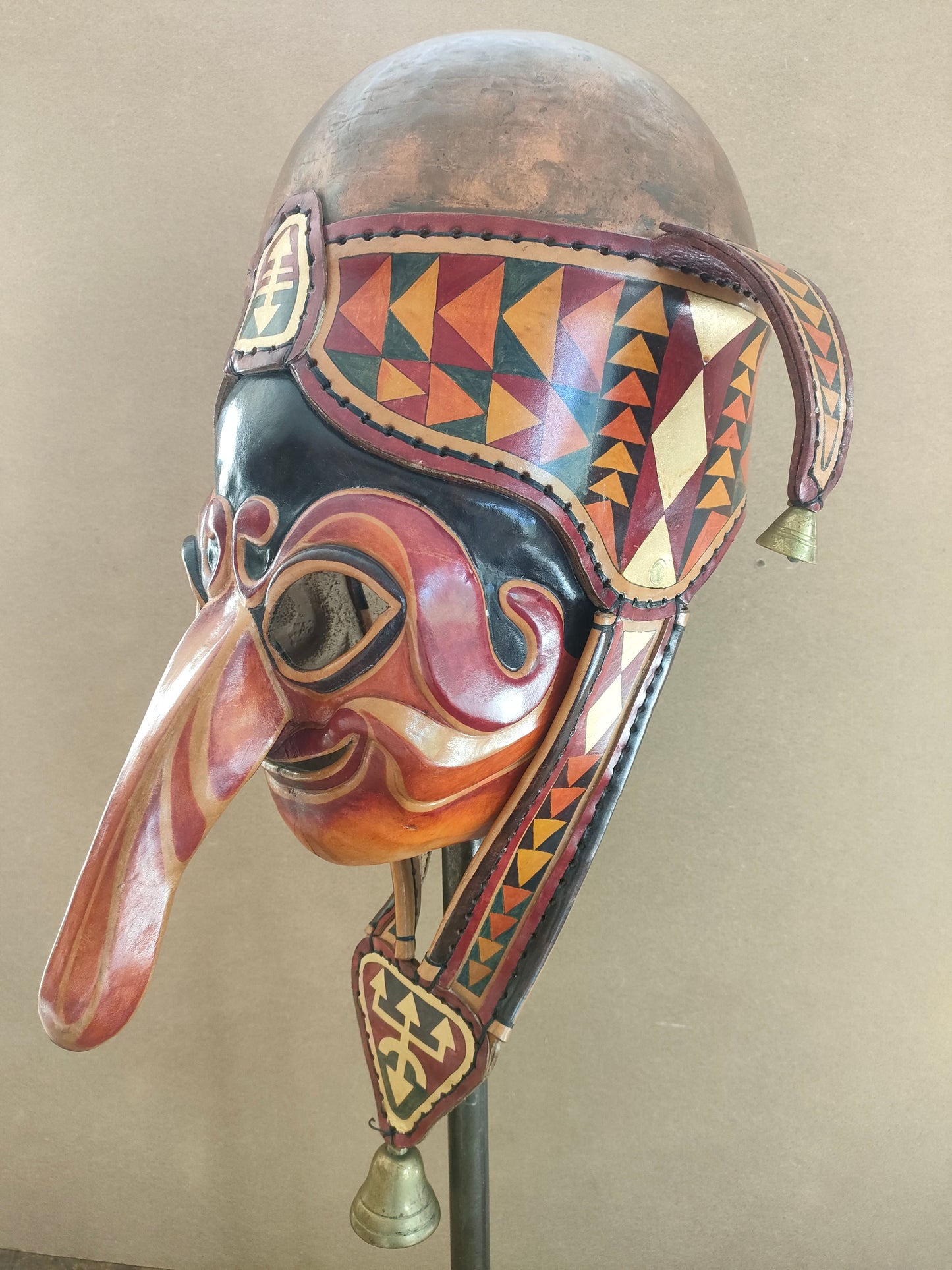 Masque vénitien de luxe intitulé "Grande Mago". (avec certificat)