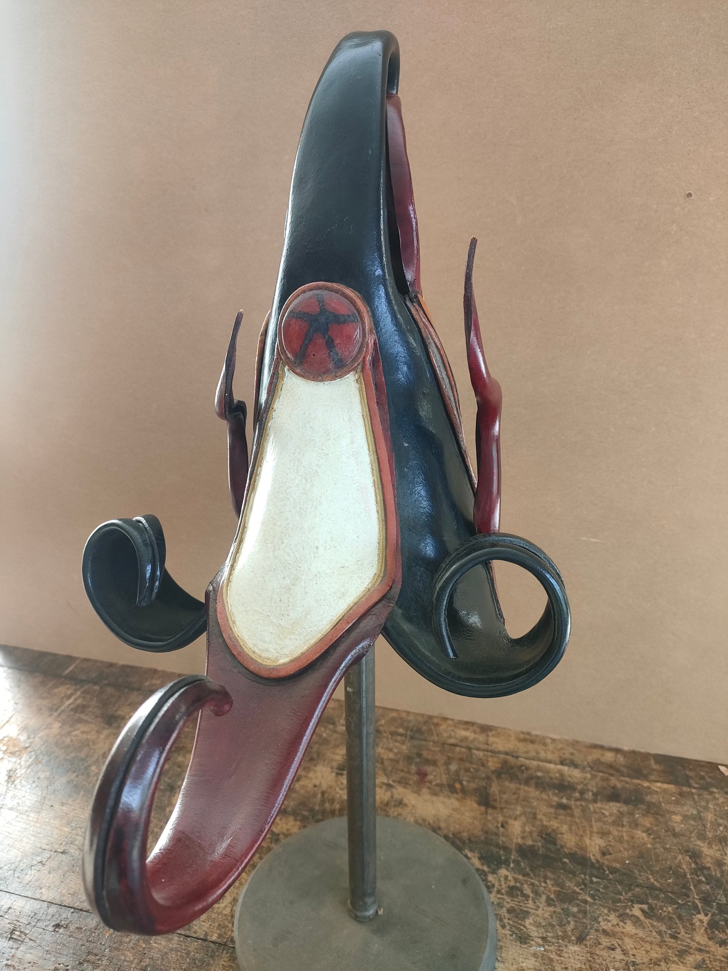 Masque vénitien de luxe intitulé "Elfo Indovino". (avec certificat)