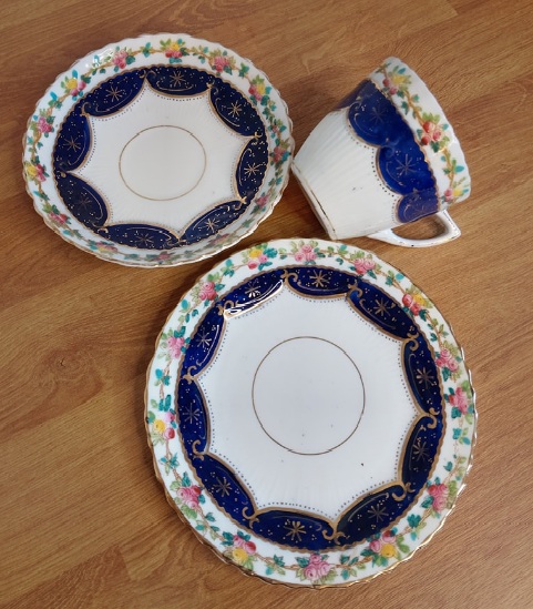 Tazas de té en porcelana inglesa "Cielo Estrellado" con doble platillo