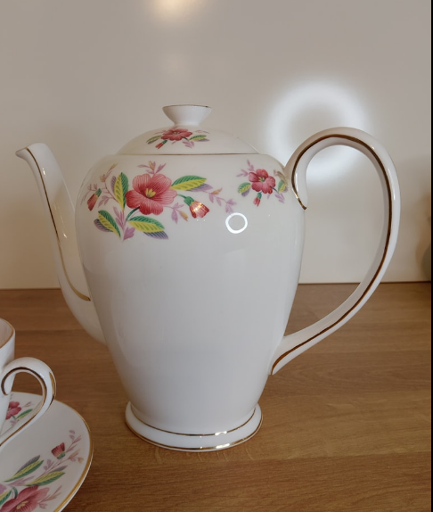 Tuscan coffee maker in English porcelain