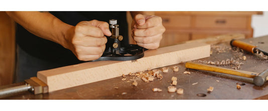 Lampade in legno da terra: eleganza naturale e design Made in Italy