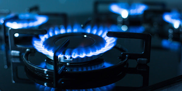 fornello a gas acceso