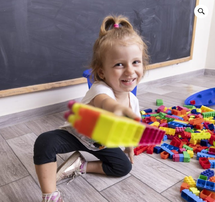Conteneur 4 kg Briques Colorées – 600 Pièces Créatives pour Enfants