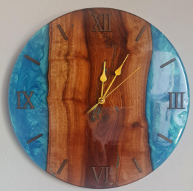 Horloge en châtaignier et résine époxy - Le Radeau sur la mer - diamètre 35 cm